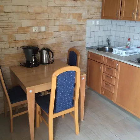 30 M From The Apartman *
