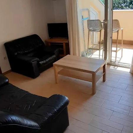 30 M From The Apartman