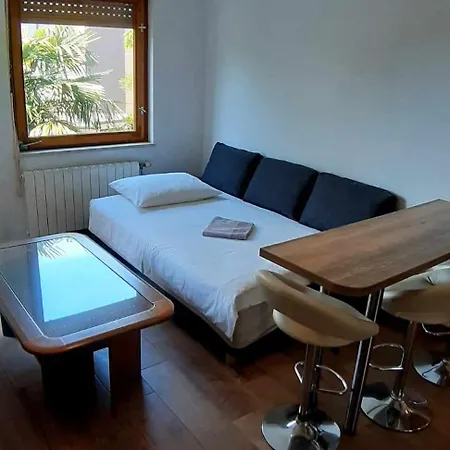 Apartment 30 M From The Crikvenica